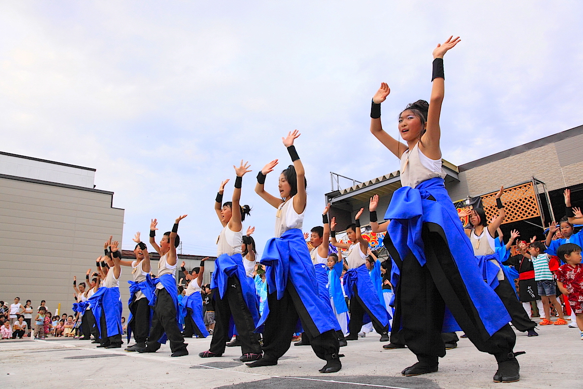 明るい時間帯は「IIYAMA DANCE FES（飯山ダンスフェス）」