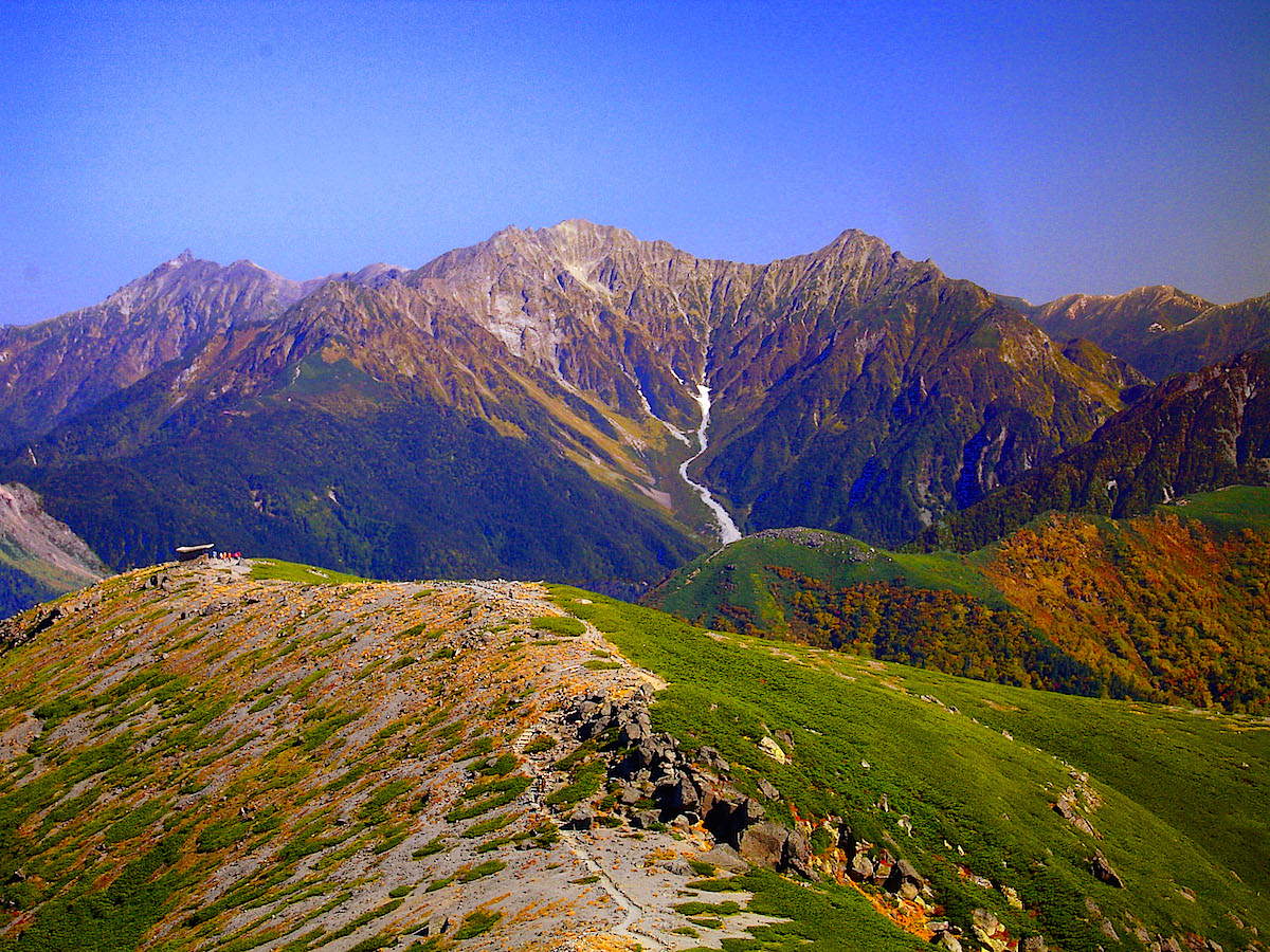 大黒岳のなだらかな山頂部