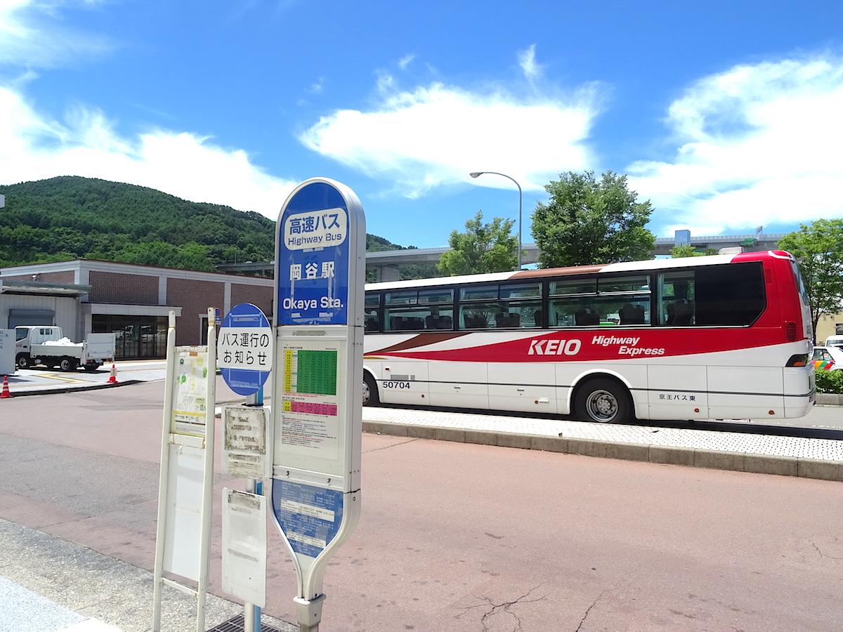 中央高速バスのバス停も駅前ロータリーに